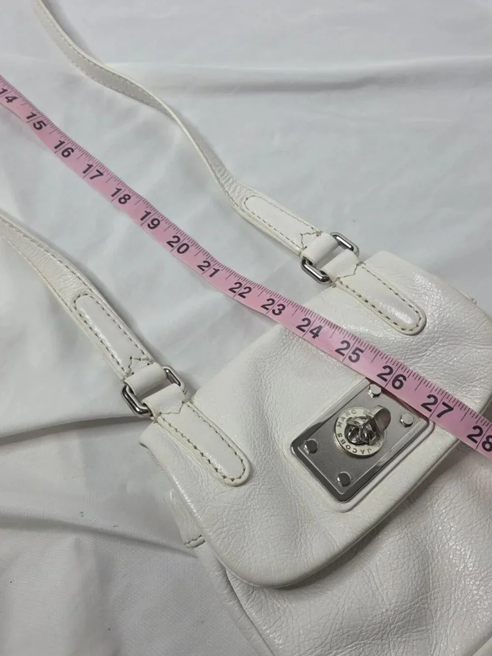 Marc by Marc Jacobs Women's Small White Pebbled Shoulder Bag Silver Snap Lined